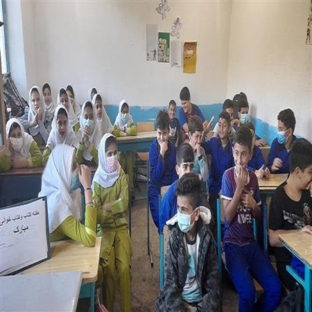 نشست کتابخوان مدرسه ای بمناسبت هفته کتاب