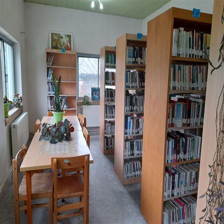 سالن مطالعه خواهران